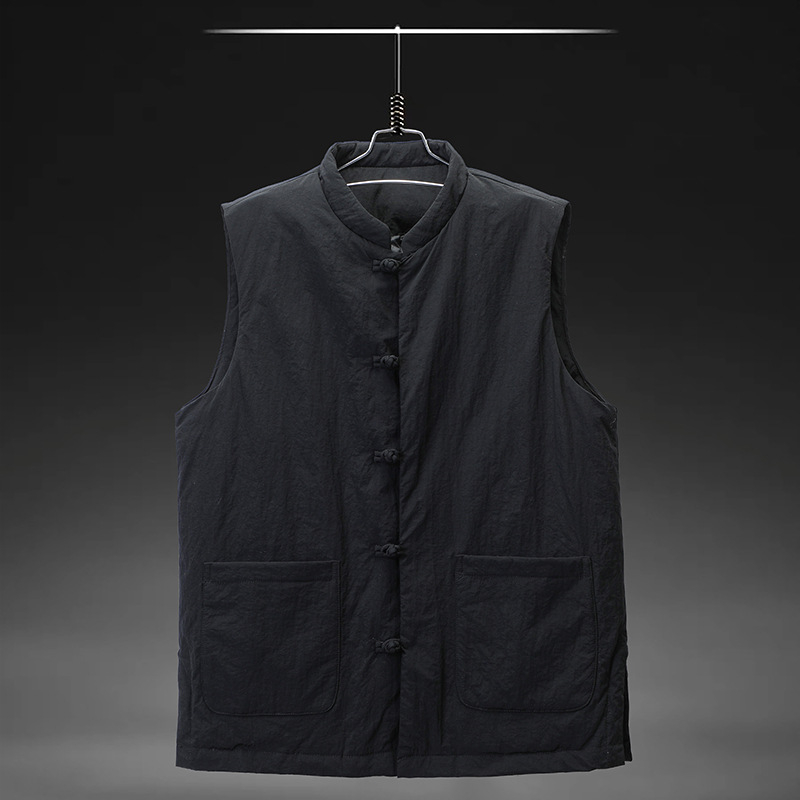 Етническа пухена жилетка с поло яка, съдържание на пух 91–95%, пълнеж 80