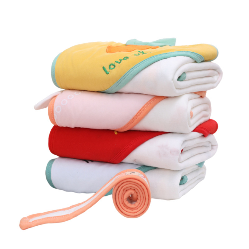 Baba ölelős takaró - 95% tiszta pamut, töltet tiszta pamut, minden évszak, újszülötteknek, minták: állatok, rajzok, betűk, virágok