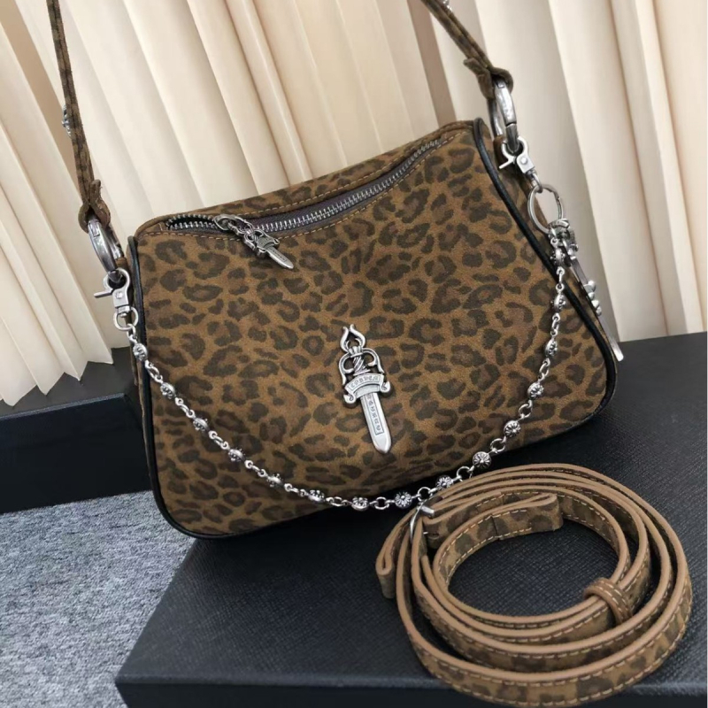 Velur torbica s leopard printom i križnim motivom, ulični stil, horizontalni kvadratni oblik, zatvaranje na zip, unutarnji džep sa zipom i džep za mobitel
