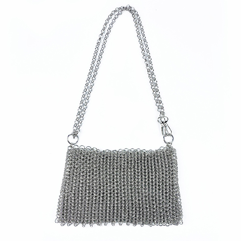 Crossbody torba za telefon, gradski stil, metalna, pletena tekstura, vodoravni kvadratni oblik, otvoreni gornji dio