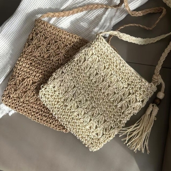 Ručna pletene slamnata crossbody torba s vertikalnim kvadratnim oblikom, zatvaračem i džepom za telefon