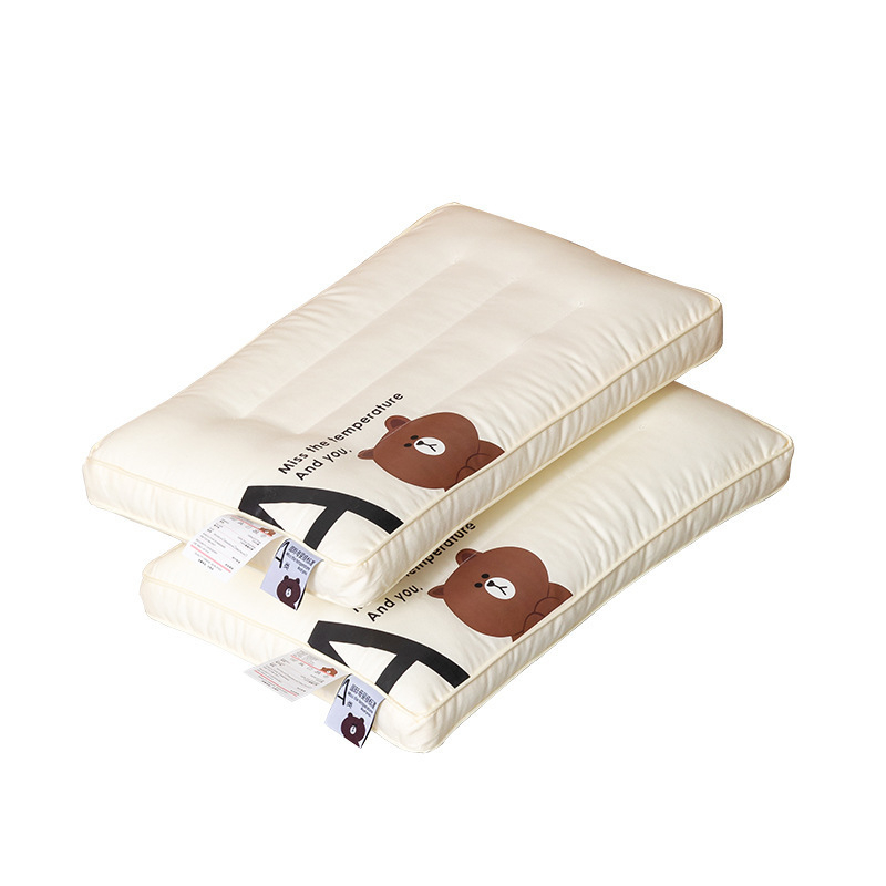 Παιδικό μαξιλάρι — ορθογώνιο σχήμα; γέμισμα από μικροϊνες με αντιβακτηριακή ίνα; εξωτερικό ύφασμα 100% βαμβάκι