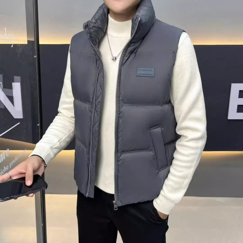 Мъжки пухен елек - къс модел, Stand-up яка, Свободен силует, Закопчаване с връзки, Полиестер