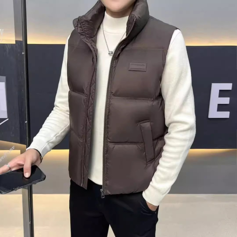 Мъжки пухен елек - къс модел, Stand-up яка, Свободен силует, Закопчаване с връзки, Полиестер