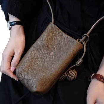 Torba za mobitel, PU materijal, magnetsko zatvaranje, uspravni kvadratni oblik, unutarnji džep za telefon, ulični stil