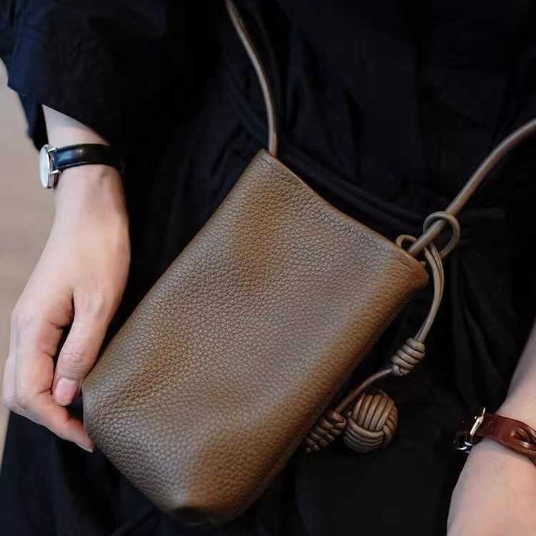 Torba za mobitel, PU materijal, magnetsko zatvaranje, uspravni kvadratni oblik, unutarnji džep za telefon, ulični stil