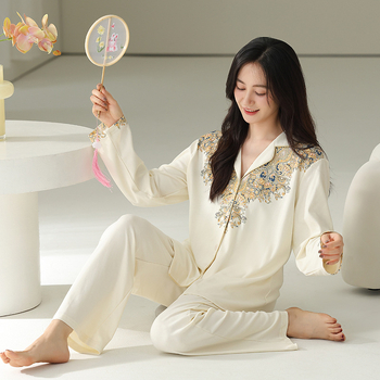 Cardigan-stílusú pizsama készlet, hosszú ujjú, galléros, pamut-Lycra keverék, könnyű és légáteresztő, 95–100% pamut, 181–200 g/m2, tavaszra és őszre