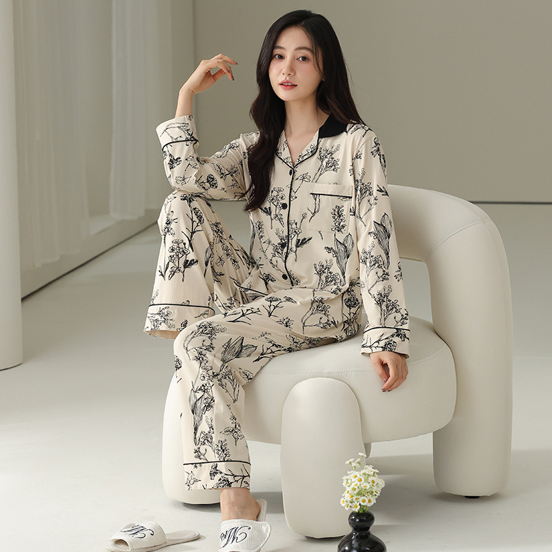 Cardigan-stílusú pizsama készlet, hosszú ujjú, galléros, pamut-Lycra keverék, könnyű és légáteresztő, 95–100% pamut, 181–200 g/m2, tavaszra és őszre