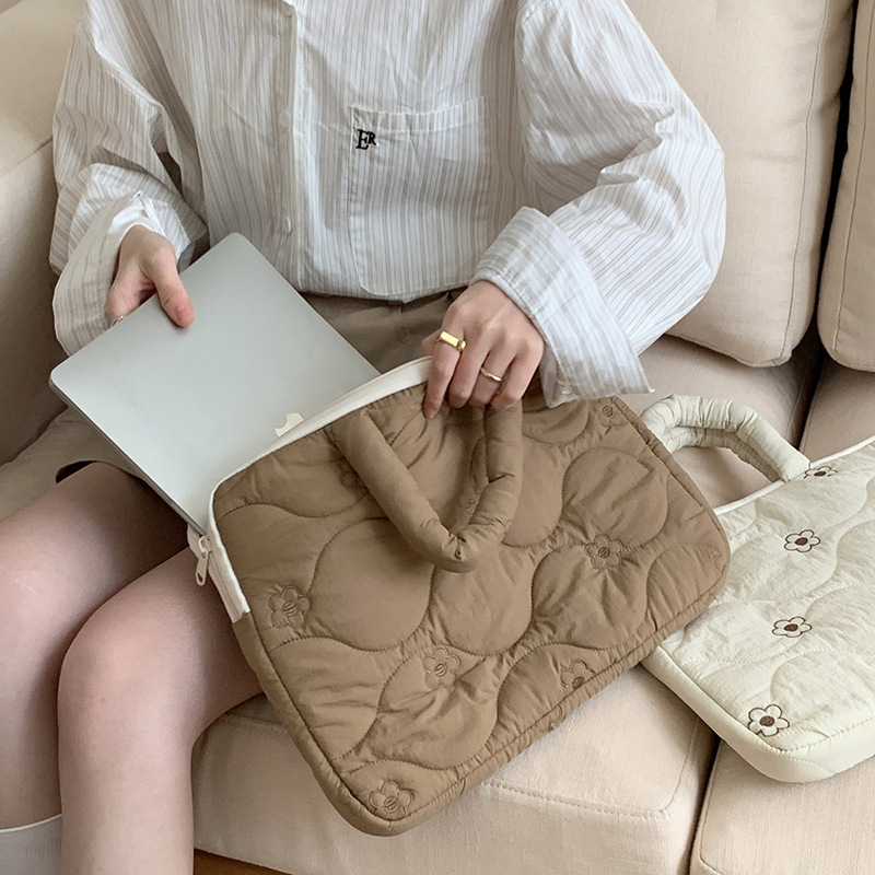 Geantă laptop tote cu broderie florală în stil japonez, material nylon, căptușeală poliester, design care reduce povara