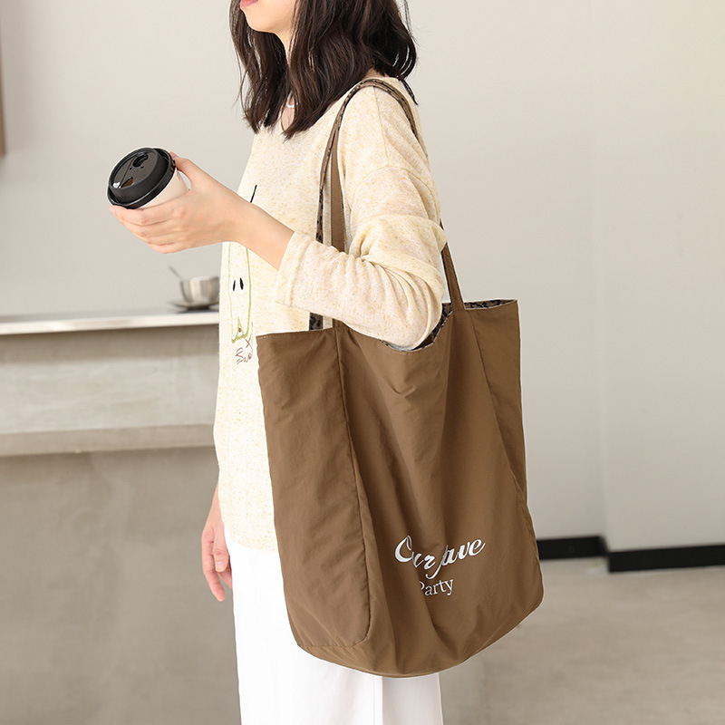 Torba Tote u gradskom stilu s leopard uzorkom, materijal poliester-pamuk, podstava od najlona