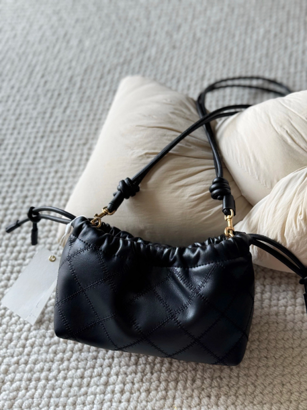 Geantă crossbody din piele de vită, model Cloud, închidere cu șnur, stil urban, buzunar pentru telefon, căptușeală poliester