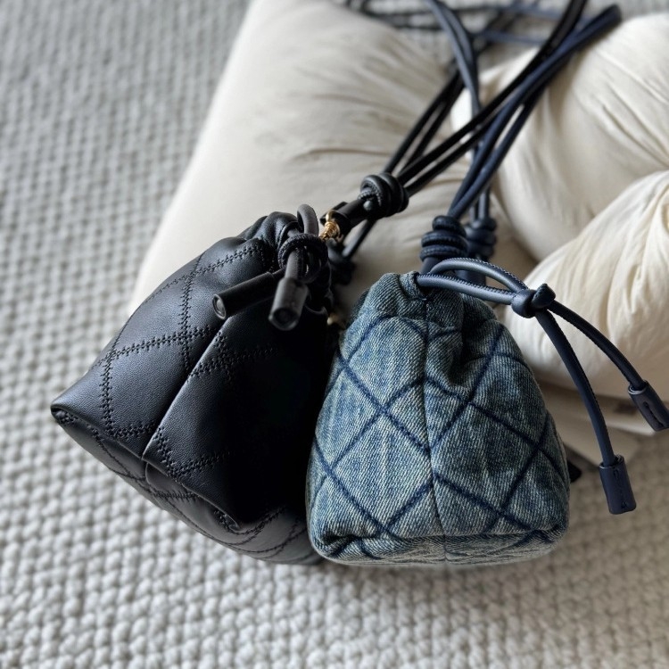 Geantă crossbody din piele de vită, model Cloud, închidere cu șnur, stil urban, buzunar pentru telefon, căptușeală poliester