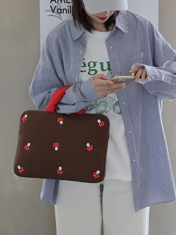 Torba za laptop preko ramena s izvezenim motivom gljive - lagana, prozračna poliesterska tkanina, geometrijski uzorak