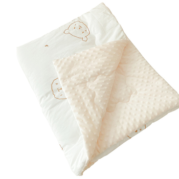 Detská prikrývka s 100% bavlneným poťahom a výplňou zo hodvábnych vlákien, pre deti do 14 rokov, celoročné použitie, spracovanie na mieru