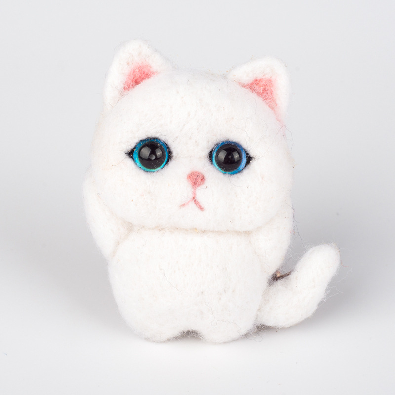 Плюшена кукла — животински модел, карикатурен стил, вълнен пълнеж, чиста вълна