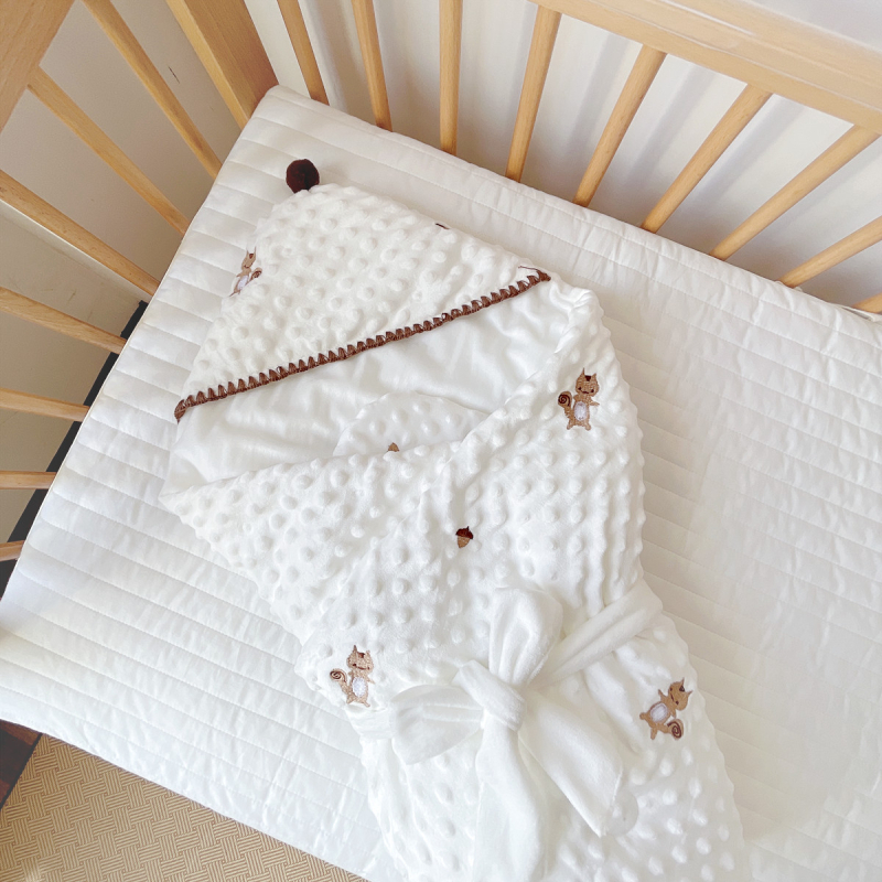 Novorodenecká deka z velúru s kresleným štýlom, výplň z polyesterových vlákien a hodvábnych nití, pre novorodencov, jar a jeseň, hmotnosť do 0,5 kg, možnosť personalizácie