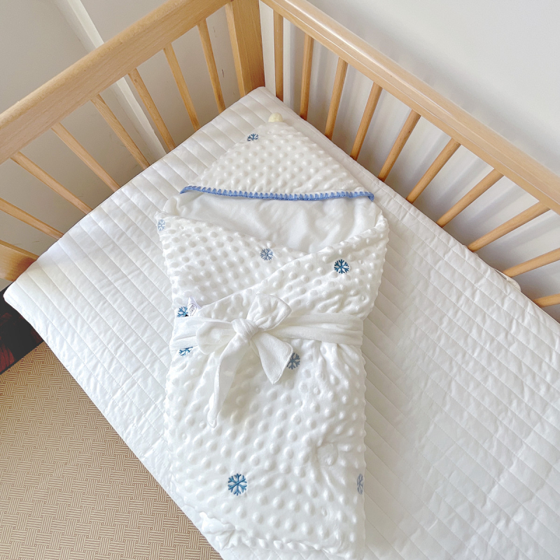 Novorodenecká deka z velúru s kresleným štýlom, výplň z polyesterových vlákien a hodvábnych nití, pre novorodencov, jar a jeseň, hmotnosť do 0,5 kg, možnosť personalizácie