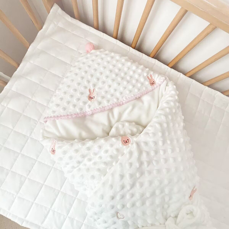 Novorodenecká deka z velúru s kresleným štýlom, výplň z polyesterových vlákien a hodvábnych nití, pre novorodencov, jar a jeseň, hmotnosť do 0,5 kg, možnosť personalizácie