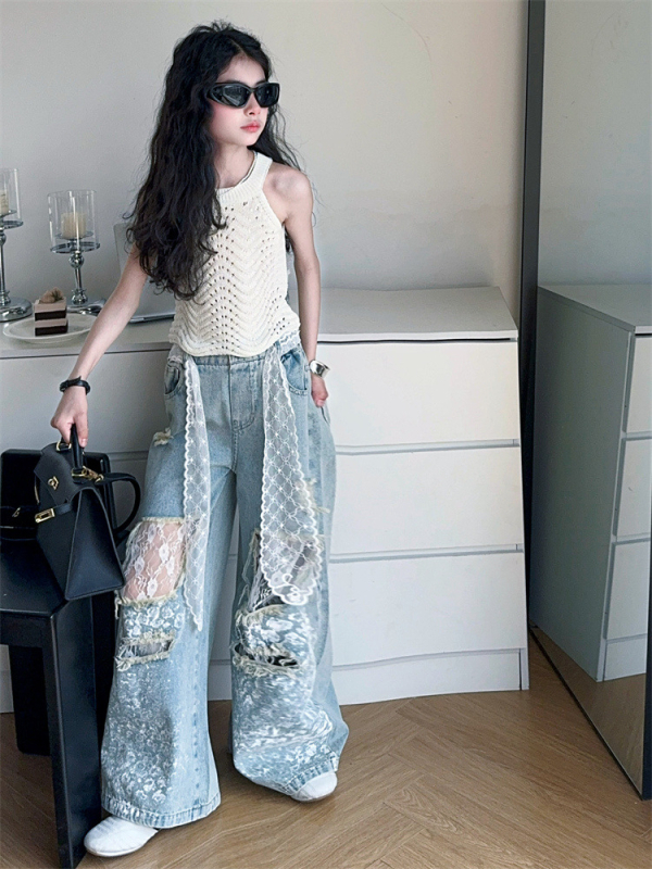 Детски летен двучастен комплект за момичета в корейски стил: безръкавно елече с дантела и изрязани детайли, разкъсани дънки, полиестерова тъкан 30%