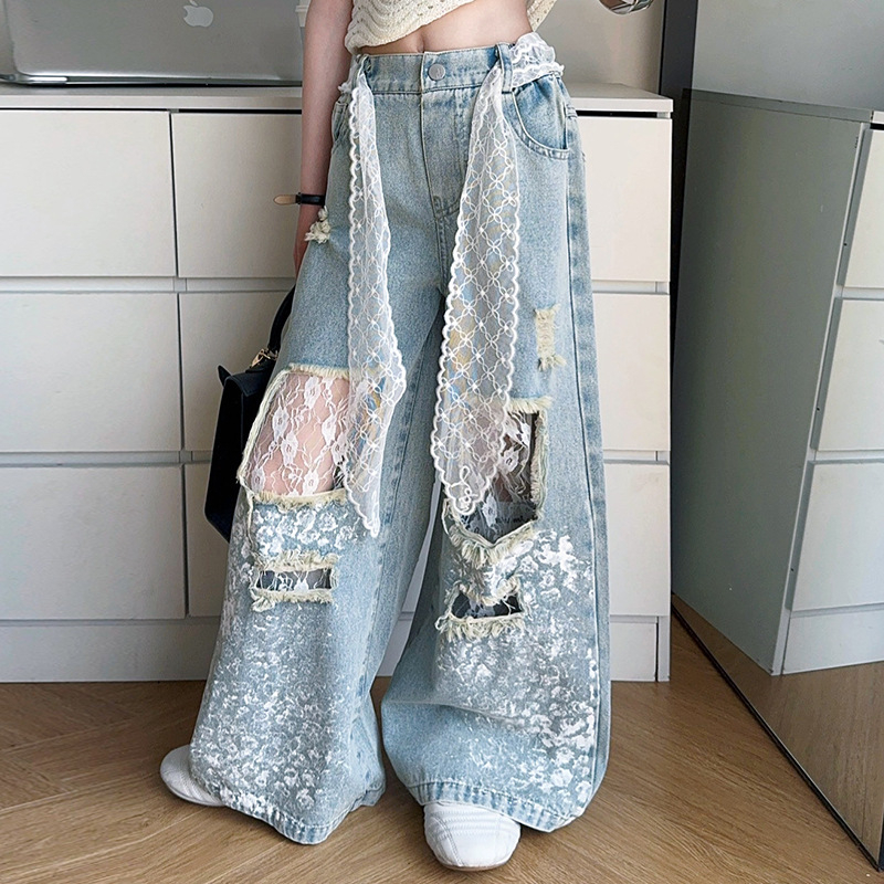 Детски летен двучастен комплект за момичета в корейски стил: безръкавно елече с дантела и изрязани детайли, разкъсани дънки, полиестерова тъкан 30%