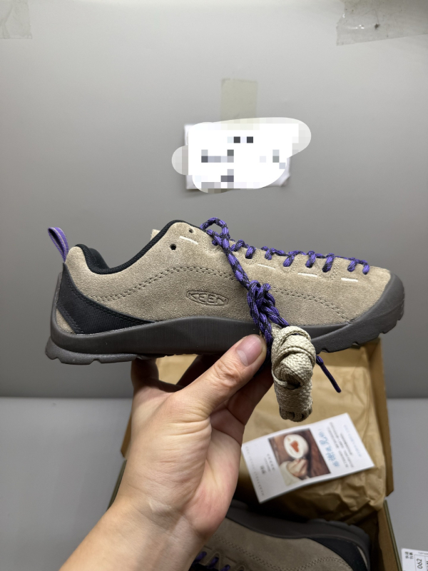 Túracipő suede felsőrésszel, vulkanizált gumitalppal, uniszex, alacsony szár, hegyes orr