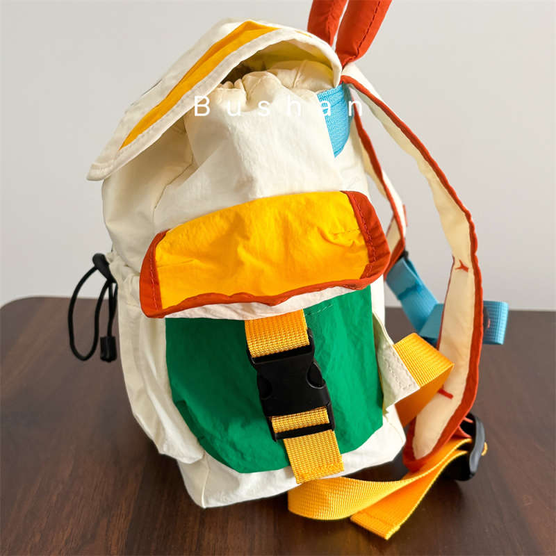 Gyerek hátizsák karikatúra családi stílussal – nylon, vízálló, lopás elleni védelem, bővíthető kapacitás, görbült vállpántok