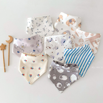 Бебешки триъгълен лигавник, двупластов, 100% памук, водопоглъщащ, с принт, за новородени 0–1 година
