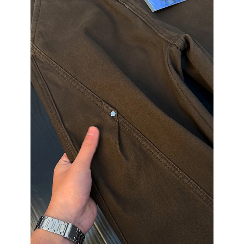 Traperice u američkom stilu, ravni kroj, srednji pojas, zatvarač, bez bora