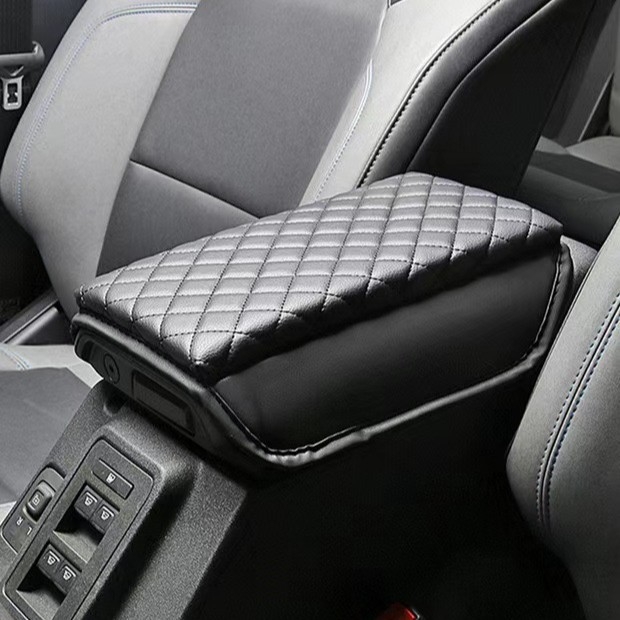 Ivinsi kožna navlaka za pretinac naslona ruke za Ford Mustang – središnji podizni jastučić