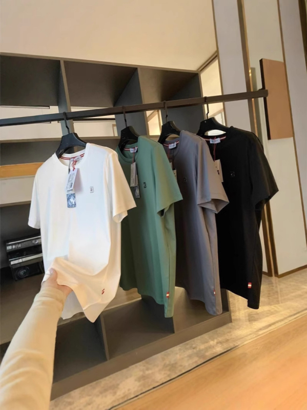 Férfi rövid ujjú T‑shirt kerek nyakkal, 3D betűs hímzés, pamut 96%+, 300 g/m²