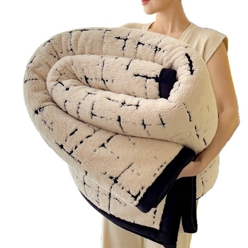 Zimska deka, poliestersko vlakno, 300 g/m², jednostavan modern stil