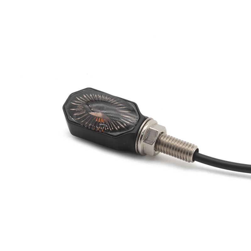 Motociklističko signalno svjetlo, LED, 12V, ZXD-410, plastika (Model: ZXD-410; Izvor svjetla: LED; Napon: 12V; Materijal: Plastika; Kompatibilni modeli: Različiti tipovi motocikala)