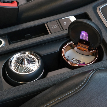 Auto pepeo posuda N18 s poklopcem i svjetlom; ABS materijal, model N18, proces lijevanja, težina 205 g