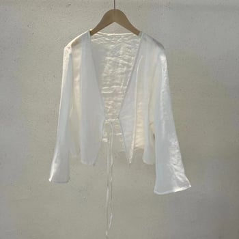 Női ramie-konop keverékű ing kínai stílusban, hosszú ujjak, V-nyakú, kötős záródás, rövid hosszúság