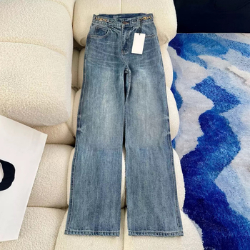 Női farmer nadrág denim anyagból, Arc de Triomphe motívummal, egyenes szabású, magas derék, fém lánc részlet, tie-dye mintázat