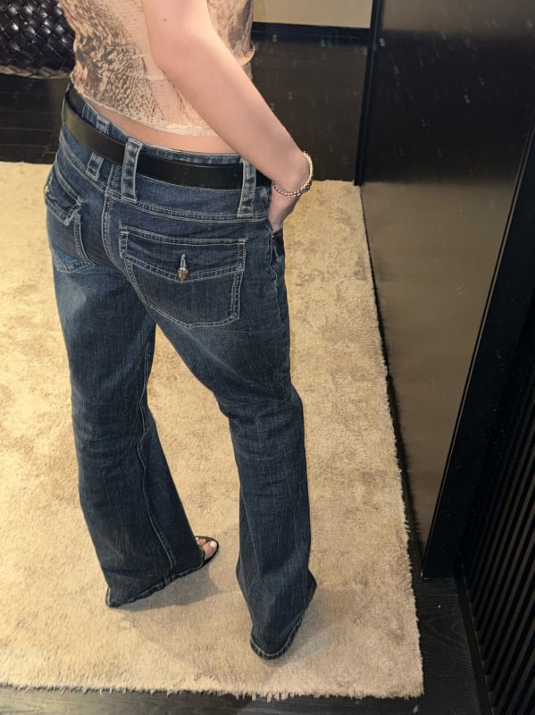 Ženske traperice – slim fit, flared kroj, niski struk, pamuk denim, casual japansko-korejski stil, jesen 2025