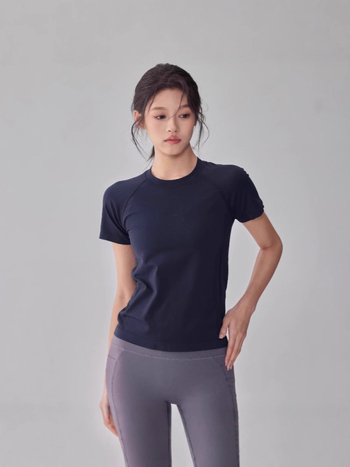 Majica za jogu i trčanje, kratki rukav, brzo sušeći nylon-spandeks materijal, slim fit, okrugli vrat, japansko-korejski ležerni stil