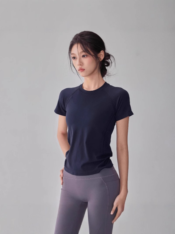 Majica za jogu i trčanje, kratki rukav, brzo sušeći nylon-spandeks materijal, slim fit, okrugli vrat, japansko-korejski ležerni stil