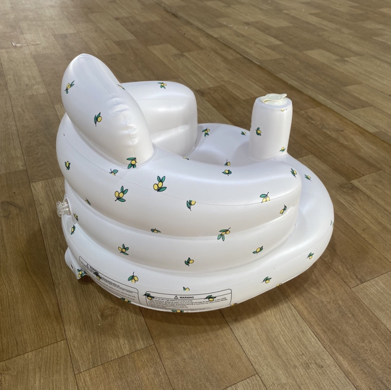 Καρεκλάκι εκμάθησης μωρού σε κορεατικό στυλ με μηχανισμό πίεσης-φουσκώματος, PVC υλικό, για βρέφη και νήπια 0–3 ετών, κατάλληλο για εσωτερικούς και εξωτερικούς χώρους, υποστηρίζει ανάπτυξη συναισθήματος, όρασης και συντονισμού χεριού-ματιών