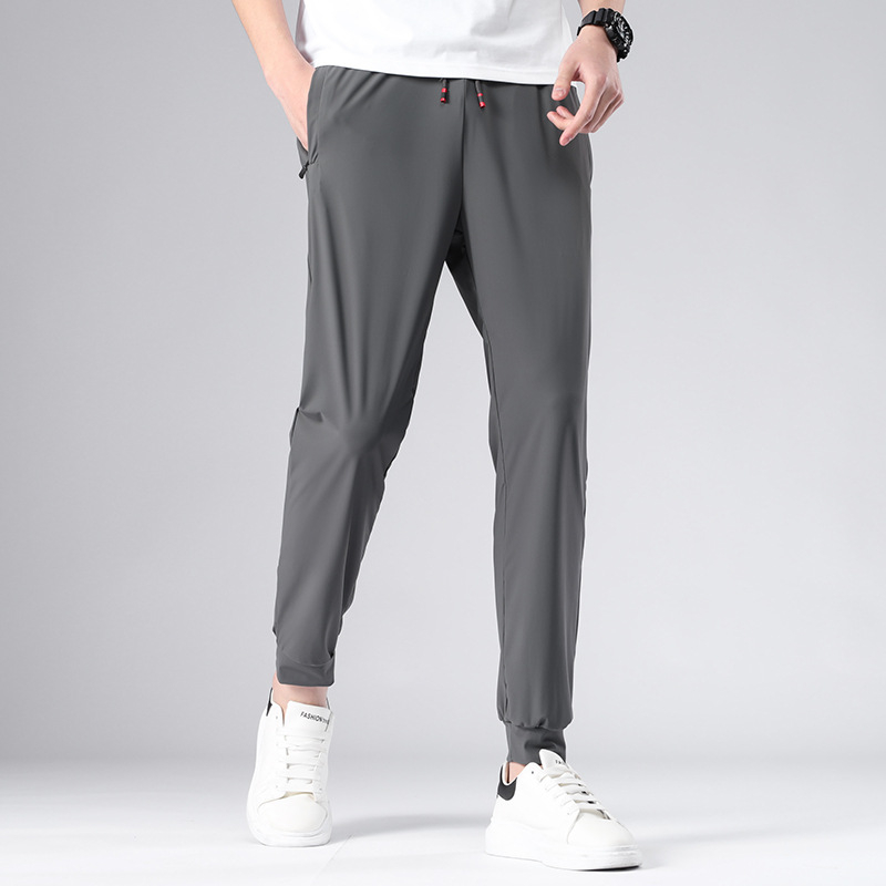 Muške prozračne sportske casual hlače od ice silk, srednji pojas, 100% viskoz, šnirno zatvaranje