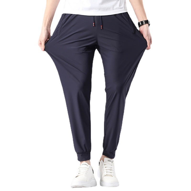 Muške prozračne sportske casual hlače od ice silk, srednji pojas, 100% viskoz, šnirno zatvaranje
