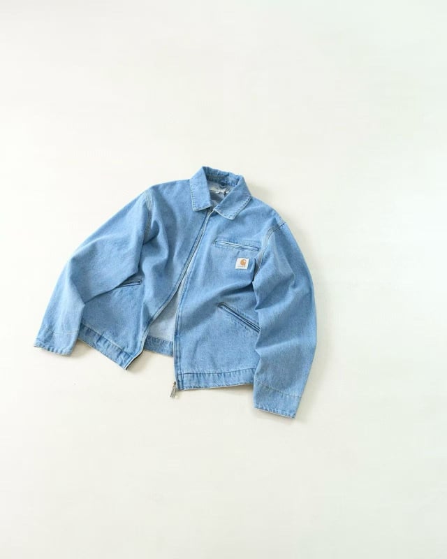 Denim jakna u japanskom retro stilu s reverom (lapel) ovratnikom, zatvaračem, slobodan kroj, dugi rukavi, bočne džepove, jednobojna tkanina