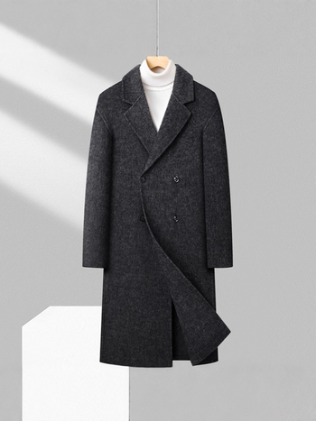 Vuneni kaput, dvostruko kopčanje, uski kroj, veliki rever, bočne džepove