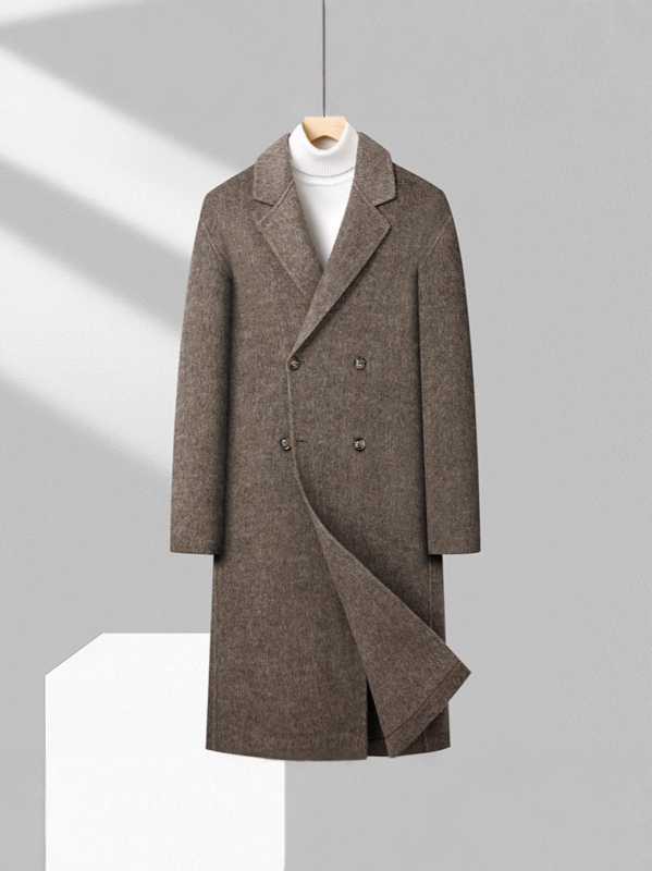 Vuneni kaput, dvostruko kopčanje, uski kroj, veliki rever, bočne džepove