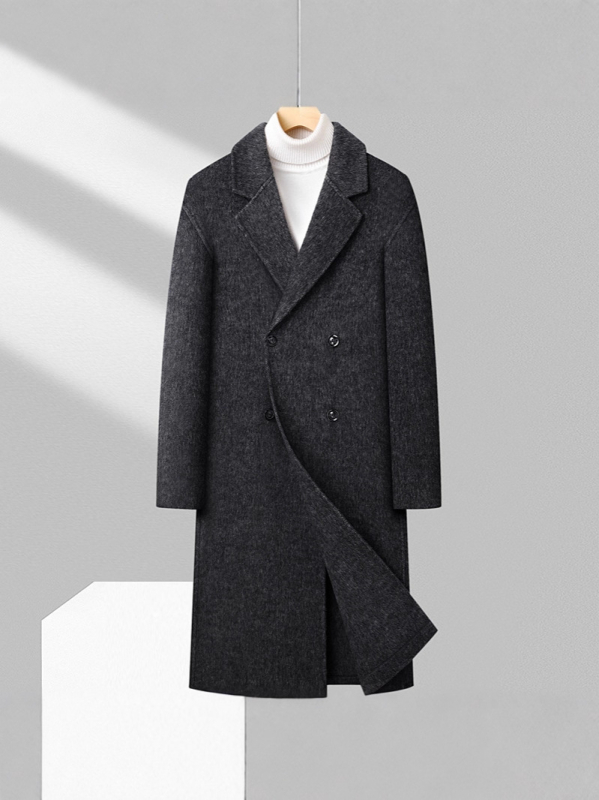 Vuneni kaput, dvostruko kopčanje, uski kroj, veliki rever, bočne džepove