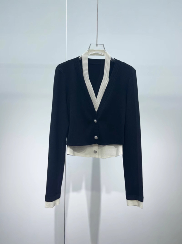 Lažni dvodijelni pleteni kardigan, dugi rukavi, V-izrez, uzorak boja, slim fit