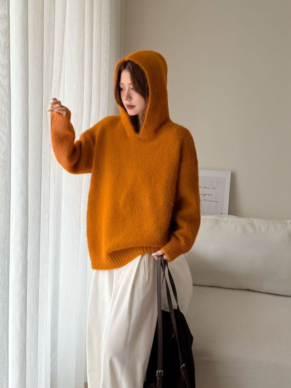 Džemper s kapuljačom, opuštenog kroja, pleteni od alpaka vunе i spandeksa, jednofarban, dugi rukavi