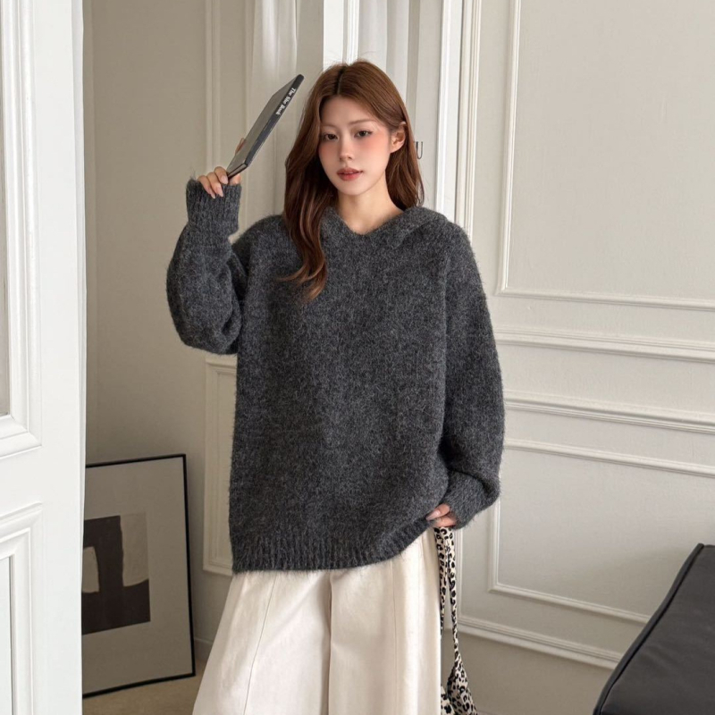 Džemper s kapuljačom, opuštenog kroja, pleteni od alpaka vunе i spandeksa, jednofarban, dugi rukavi