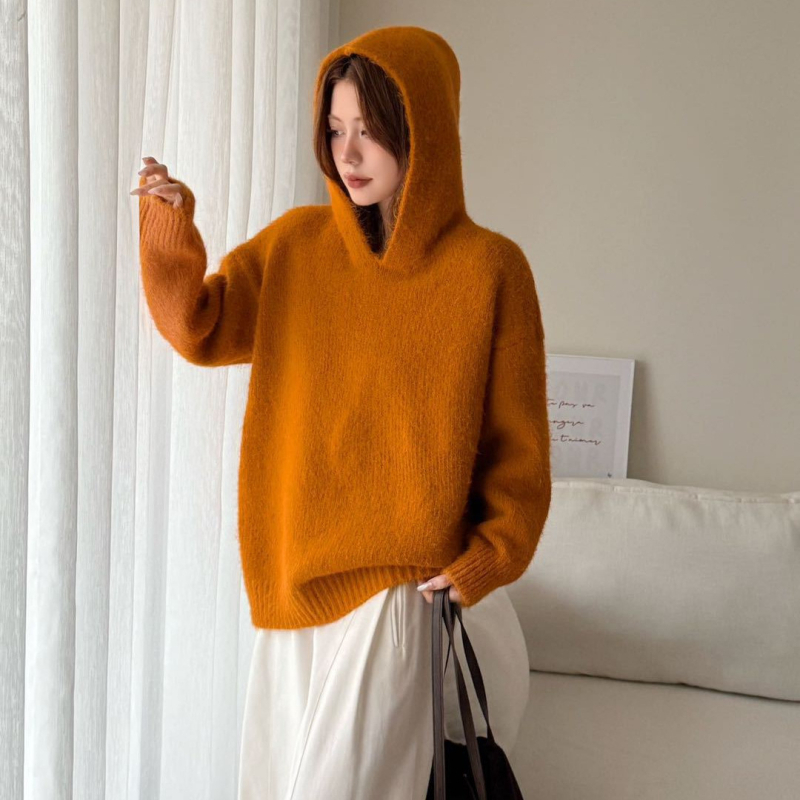 Džemper s kapuljačom, opuštenog kroja, pleteni od alpaka vunе i spandeksa, jednofarban, dugi rukavi