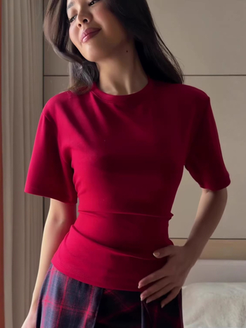 Ženska majica T-shirt od pamuka 95%+, okrugli izrez, kratki rukavi, regularna duljina, elegantan uredski stil
